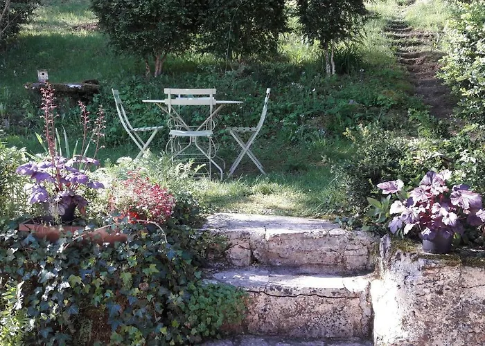 Charme Et Jardin Cœur St Cirq - Maison d'hôtes Saint-Cirq-Lapopie