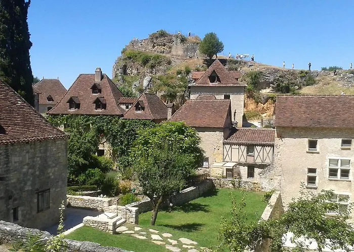 ゲストハウス - Charme, Jardin Et Vue Imprenable En Plein Coeur De St-cirq 4*