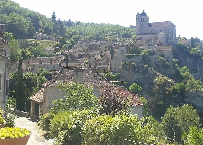 ゲストハウス - Charme, Jardin Et Vue Imprenable En Plein Coeur De St-cirq 4*